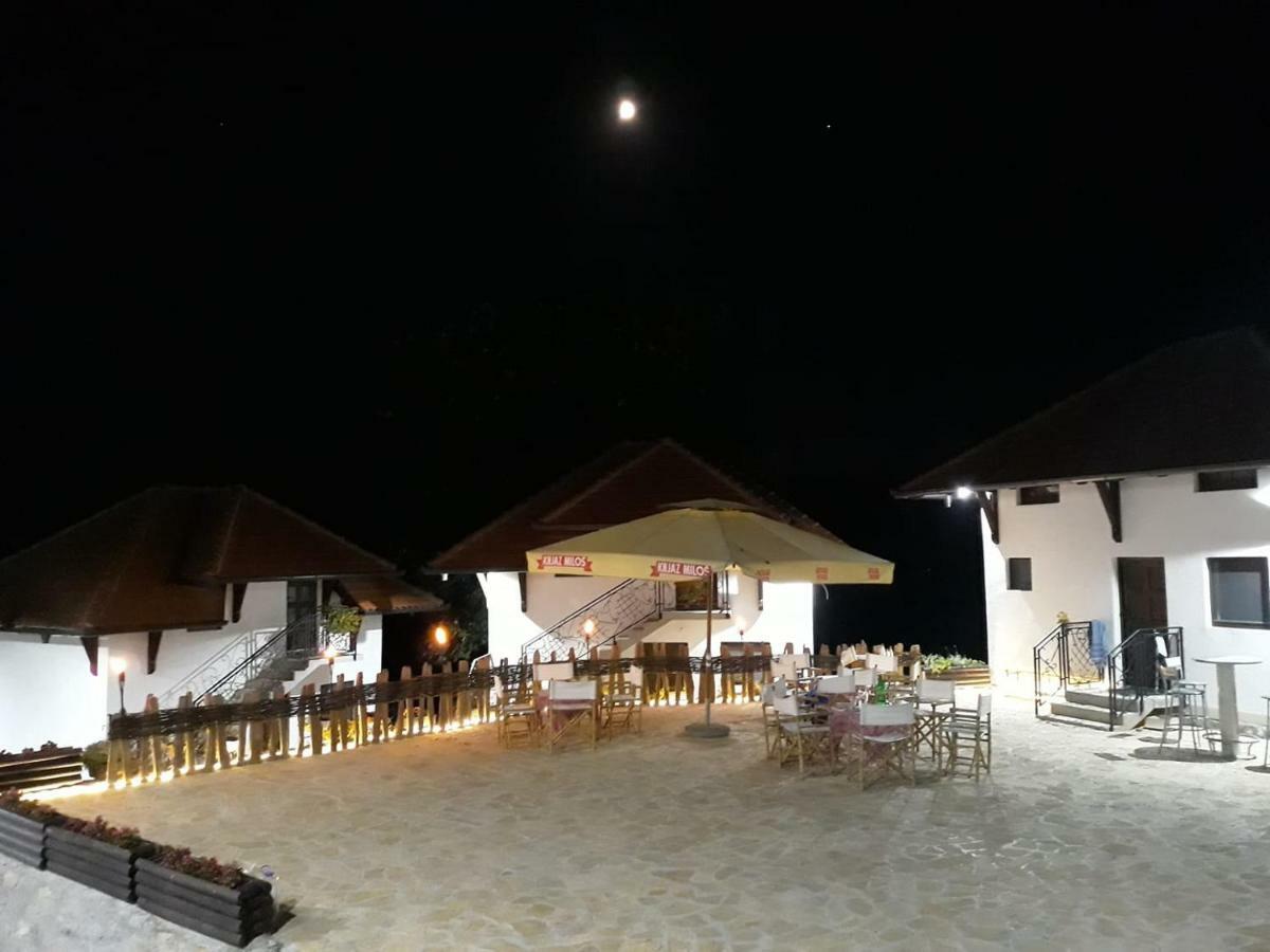 Bed and Breakfast Etno Selo Lelic Valjevo Exterior foto